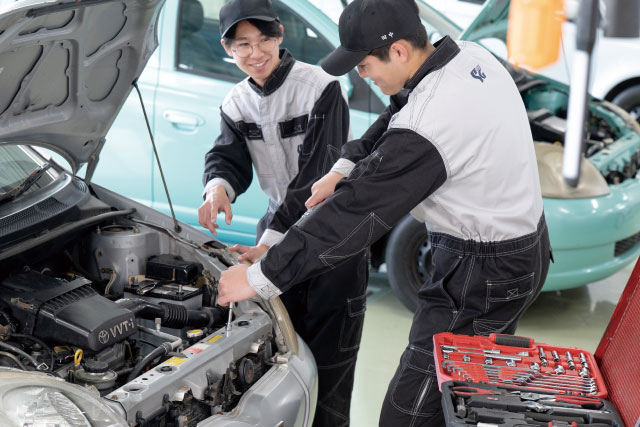 自動車科実習服